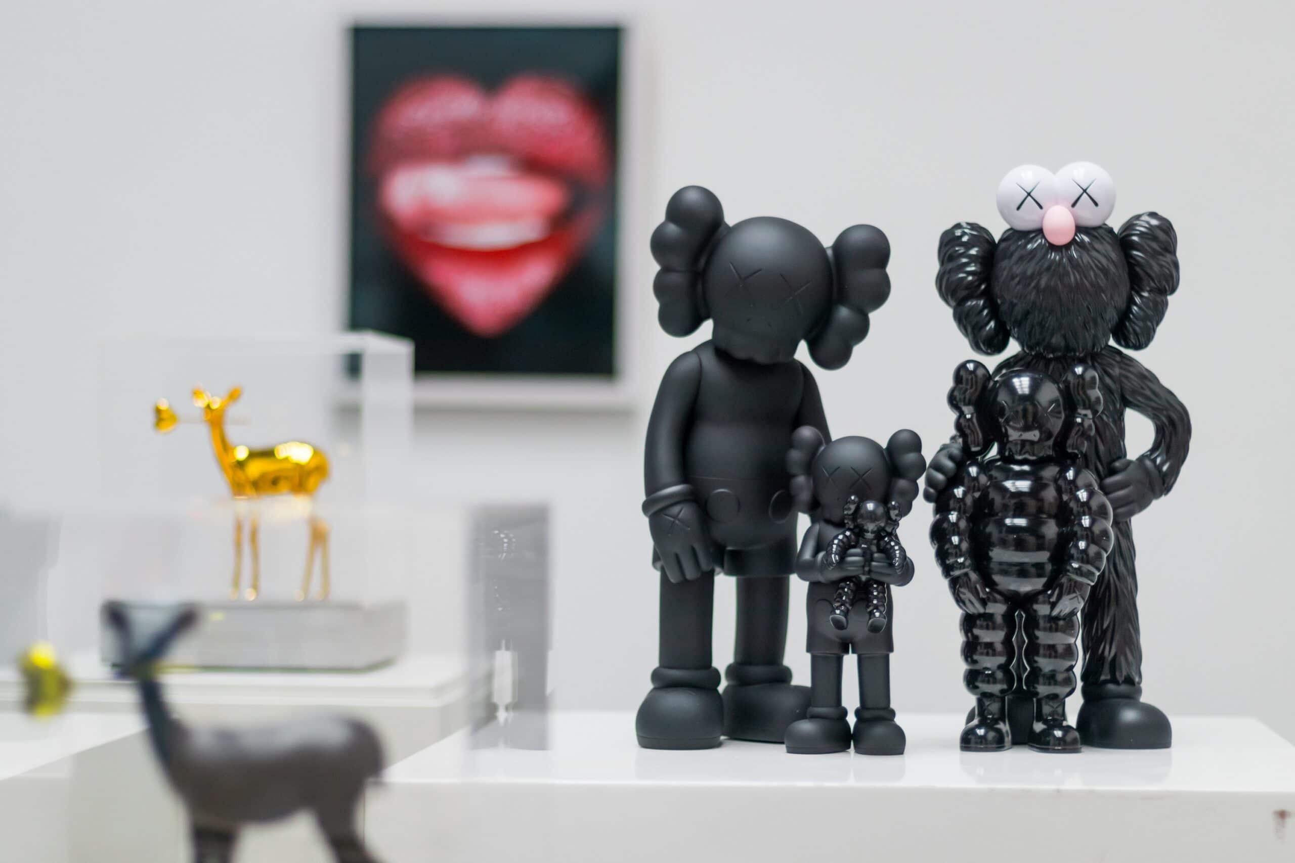KAWS Family - black