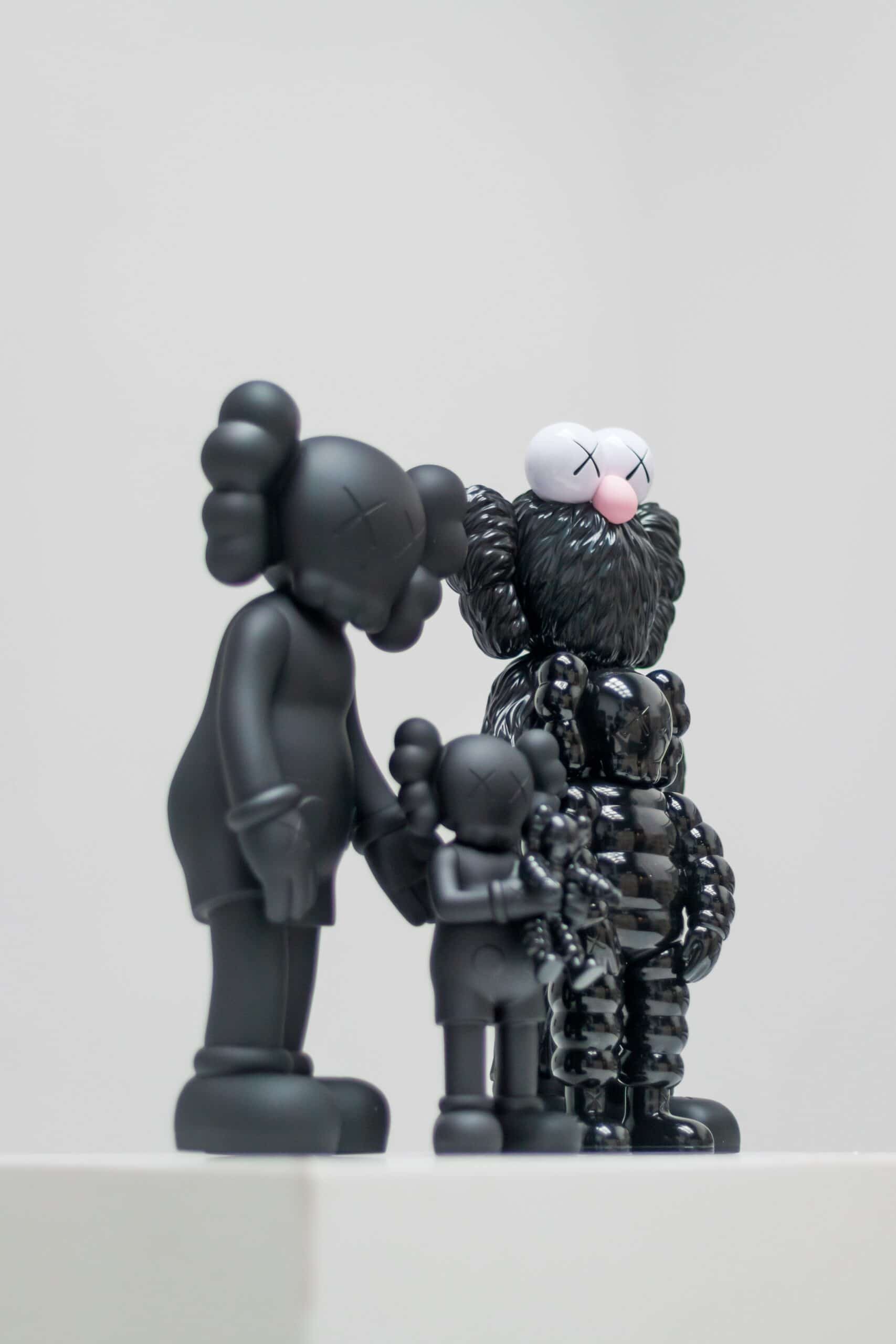 KAWS Family - black