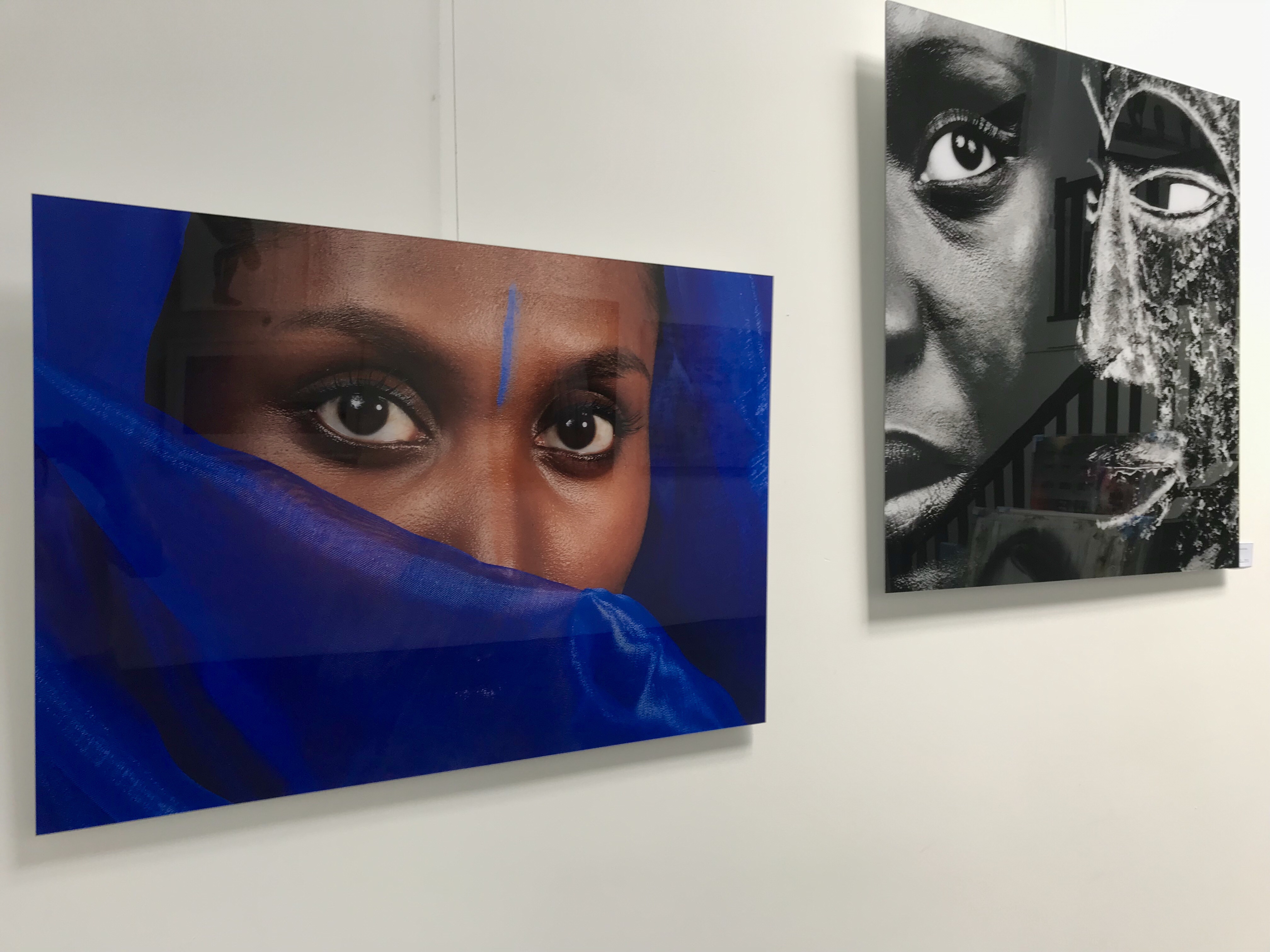 Femme de monde bleu II