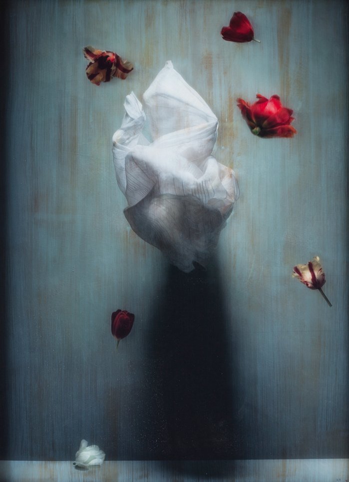 Silence of Gravity I